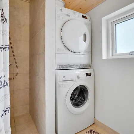 Ferienhaus Gorgeous In With Kitchen *